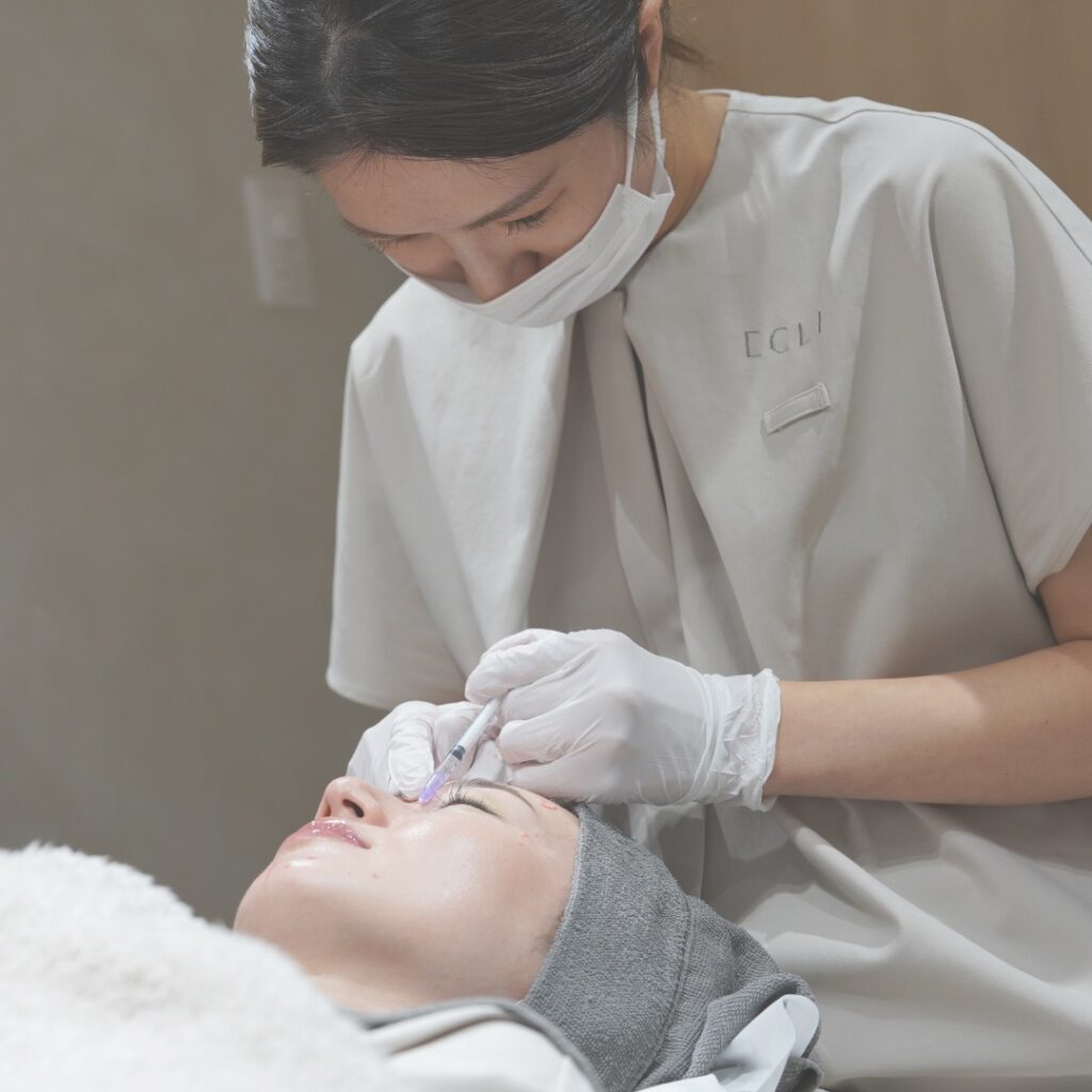 ボトックス注射が保険適用されるケースと費用は？保険適用外の費用相場も解説